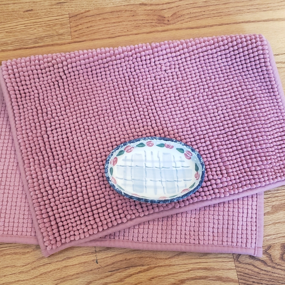 Glazed Pottery Soap Dish With Room Essentials Pink Textured Bath Mat (Set Of 2)